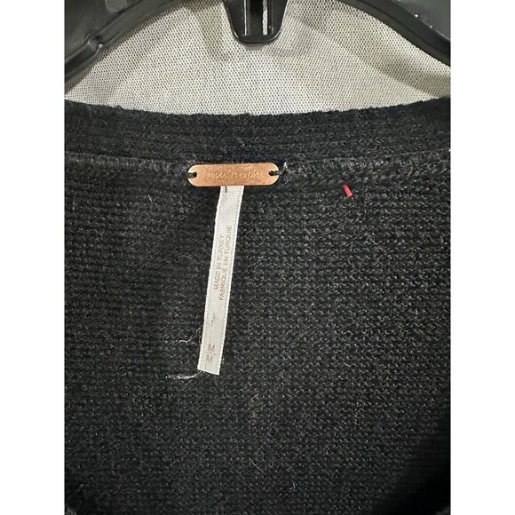 Free People Criss Cross Front Sweater Size M Hi Lo Hem‎ Slit Sleeve Cuffs Black - Picture 4 of 8